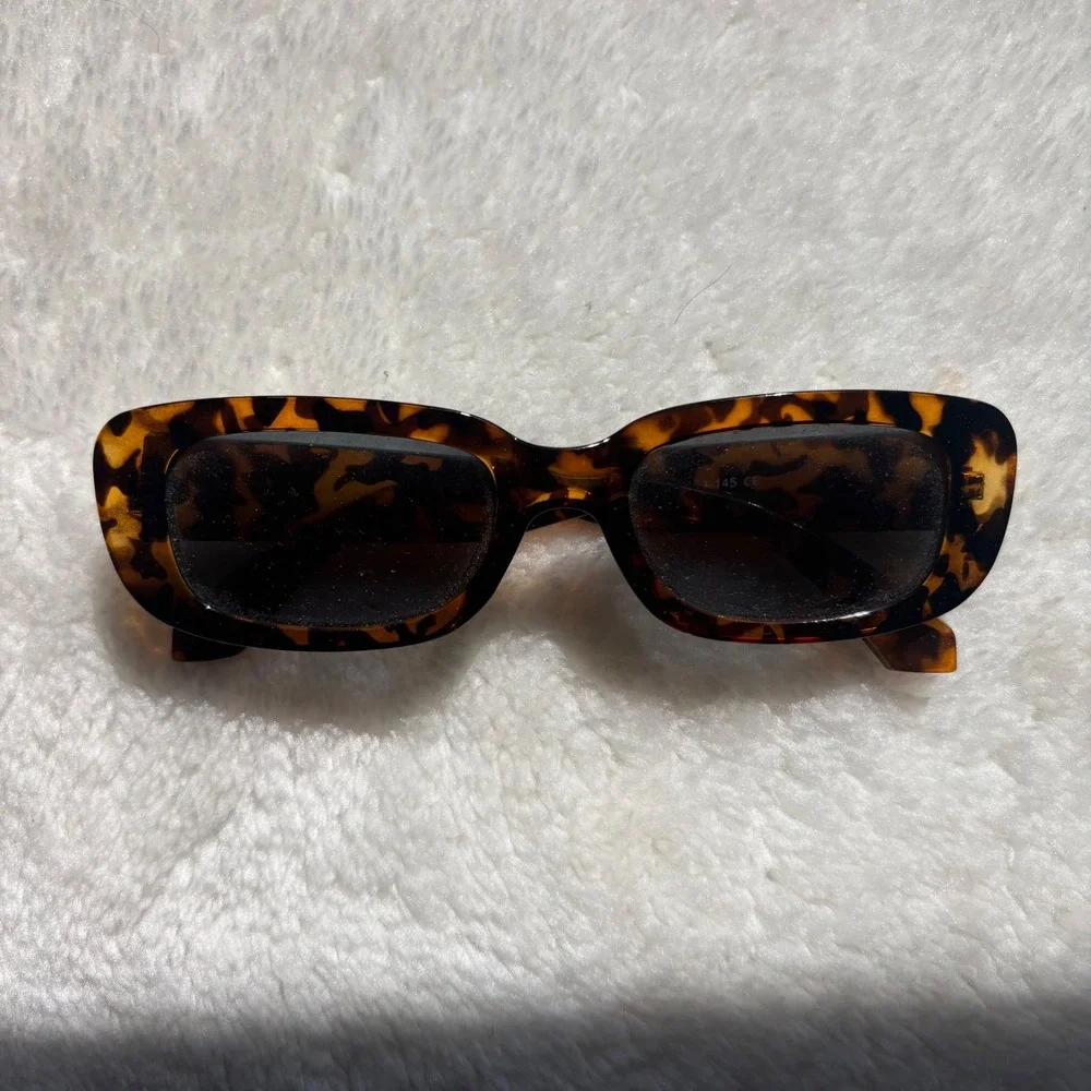 Tortoise Shell Rectangular Sunglasses Retro 90s Y2K Brown Animal Print Shades